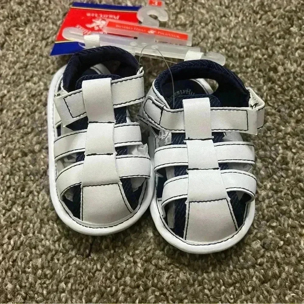 Beverly Hills Polo club White Infant Sandals Size 3